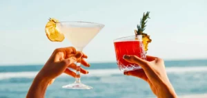 dunia-bar-di-bali-perbedaannya-dengan-jakarta-dan-rekomendasi-makanan-pendamping-koktail